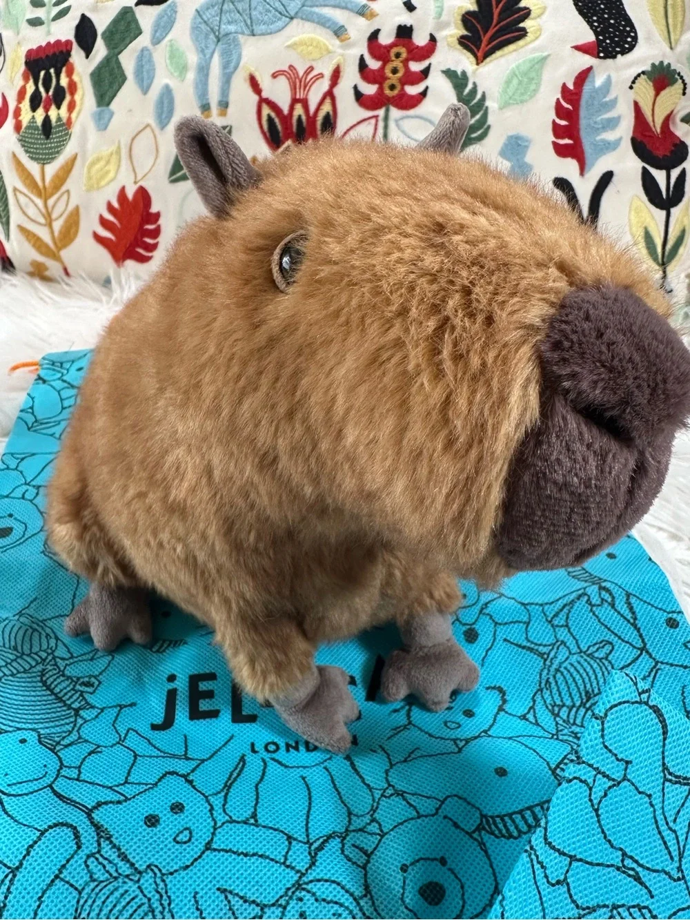 Jellycat • Clyde the Capybara Cuddly Plush Toy